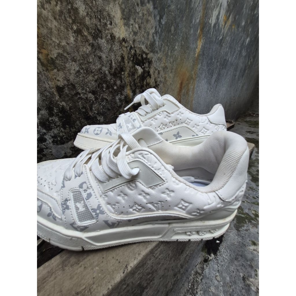 sepatu louis vuitton 54