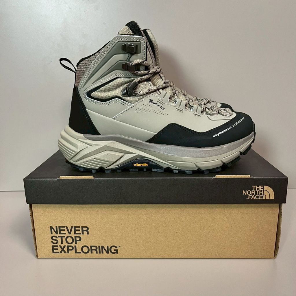 Sepatu Hiking The North Face High Goretex boots Cream Original Guarantee