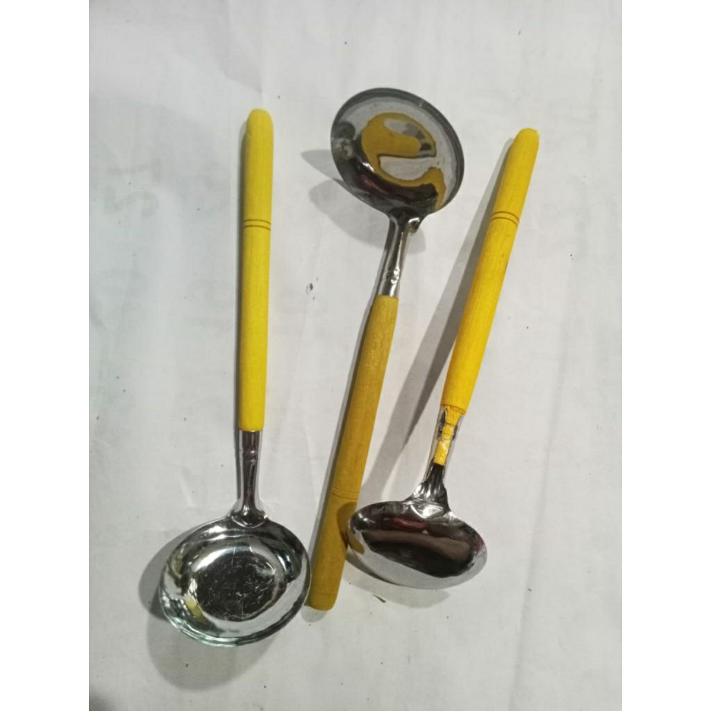 Irus/ Sendok Sayur Gagang Kayu