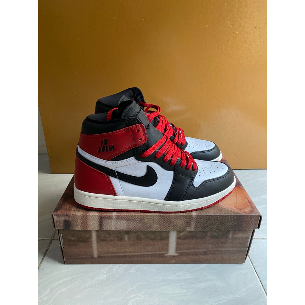 Air jordan 1 high black toe remagined 2025