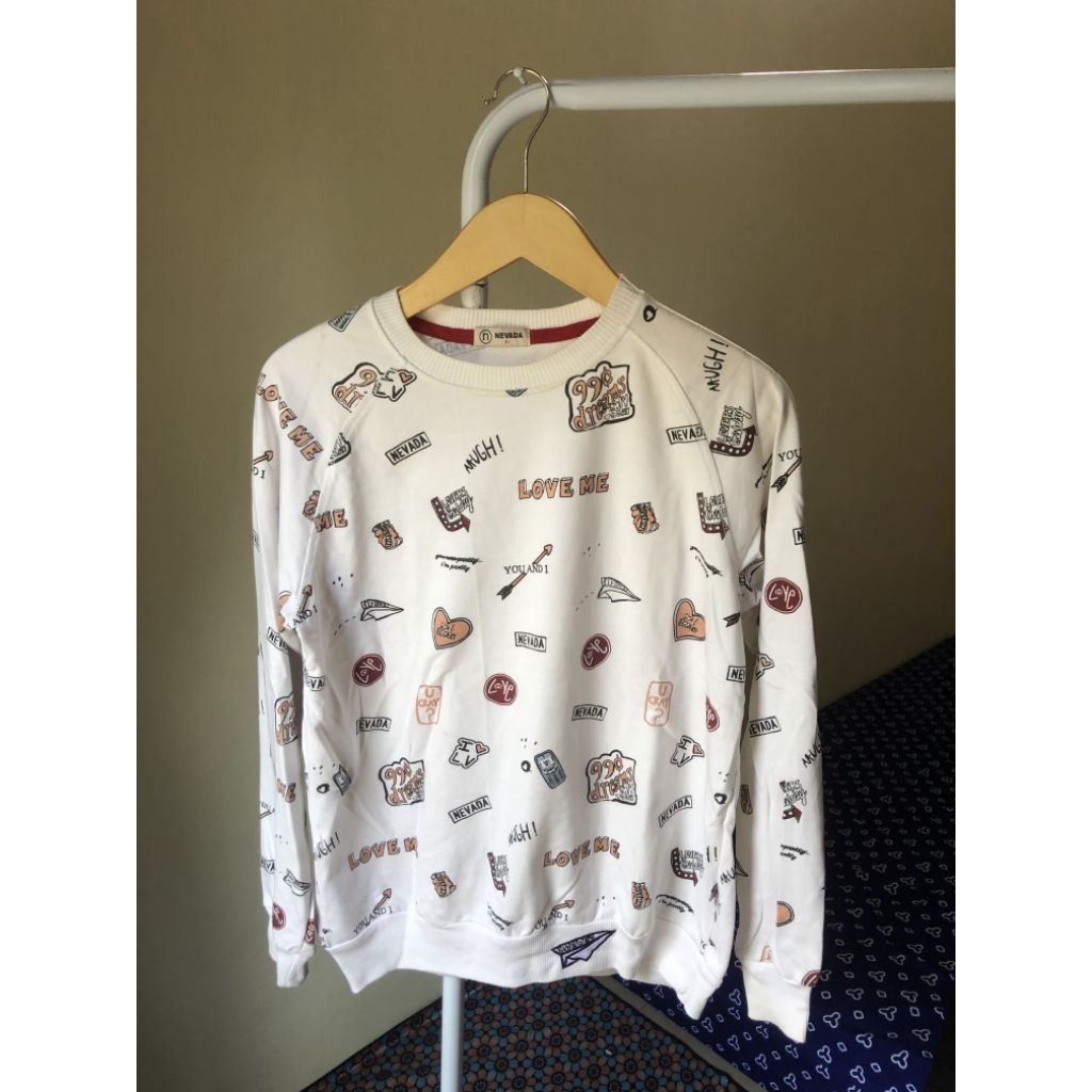 preloved nevada, preloved sweater, sweater nevada, preloved baju