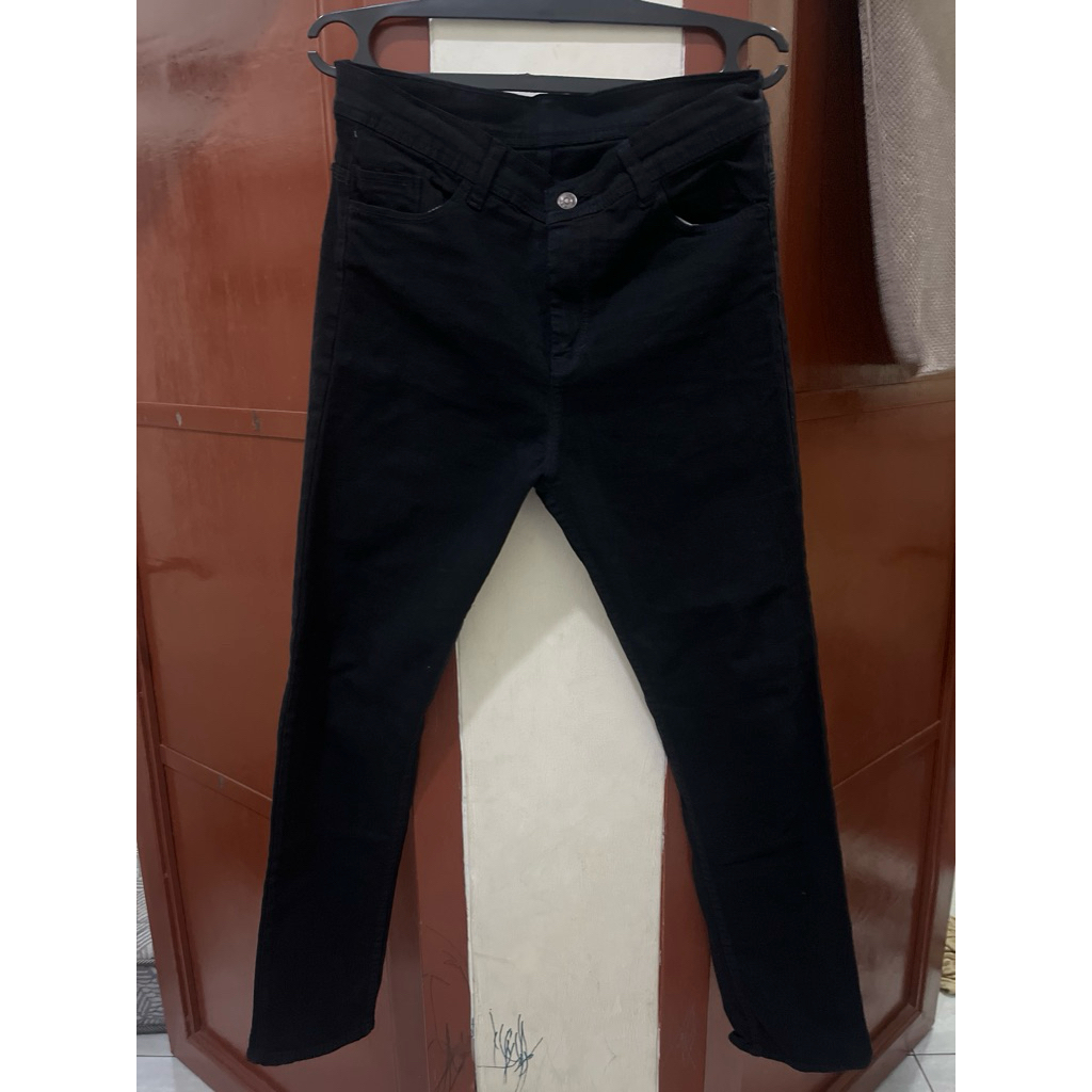 PRELOVED TERMURAH CELANA JEANS PRIA PANJANG HITAM SIZE 30-32