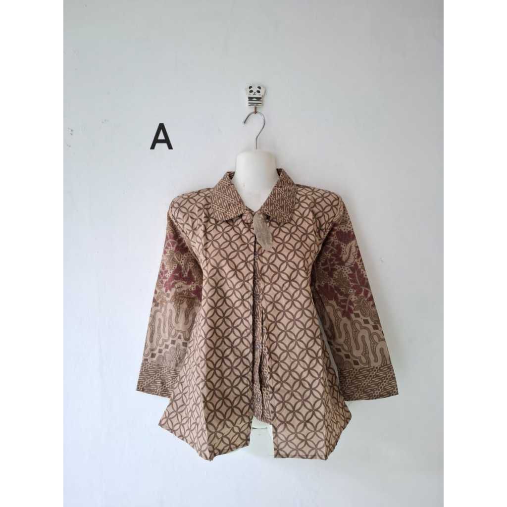 Blouse Batik Berkerah Lengan Panjang
