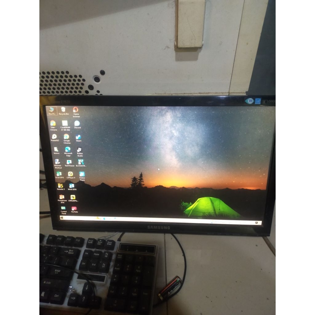 monitor lcd Samsung 19 inch.