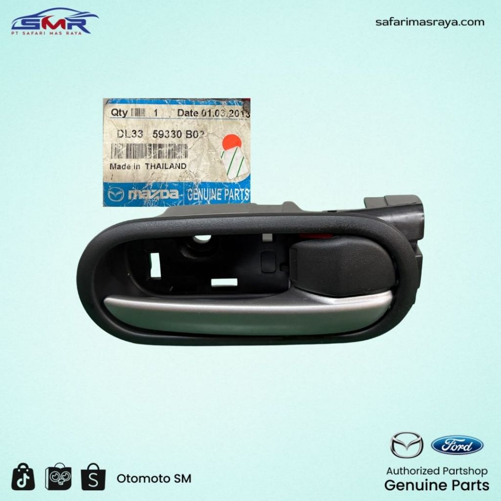 Handle Pintu Belakang Dalam Kanan Mazda 2 Sedan Non Sky DE DG Original DL3359330B02