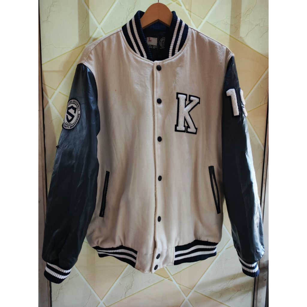 varsity logo K