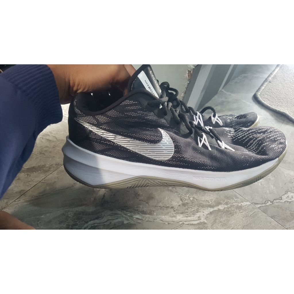 sepatu voli/basket second 42.5