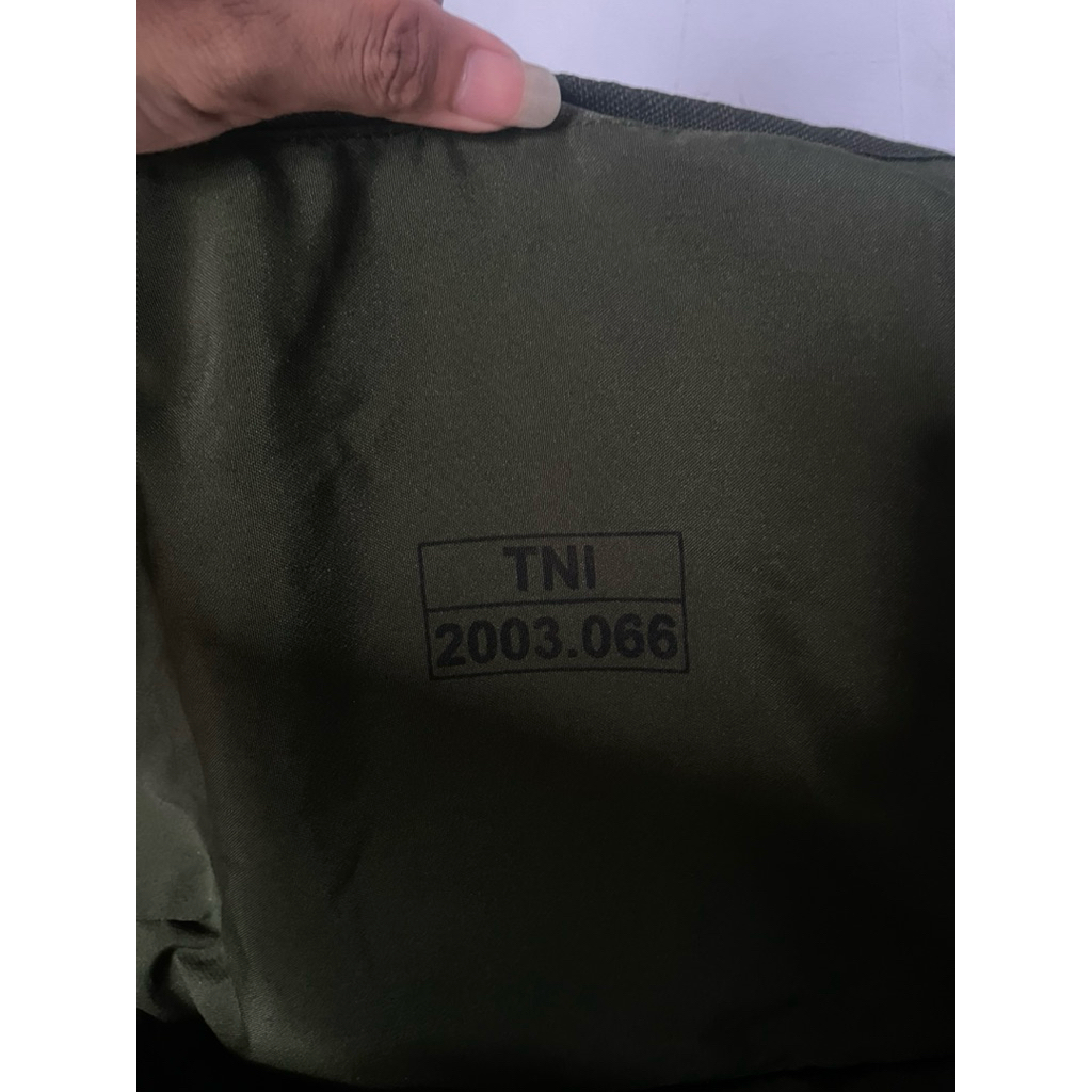 Tas tentara asli nyel