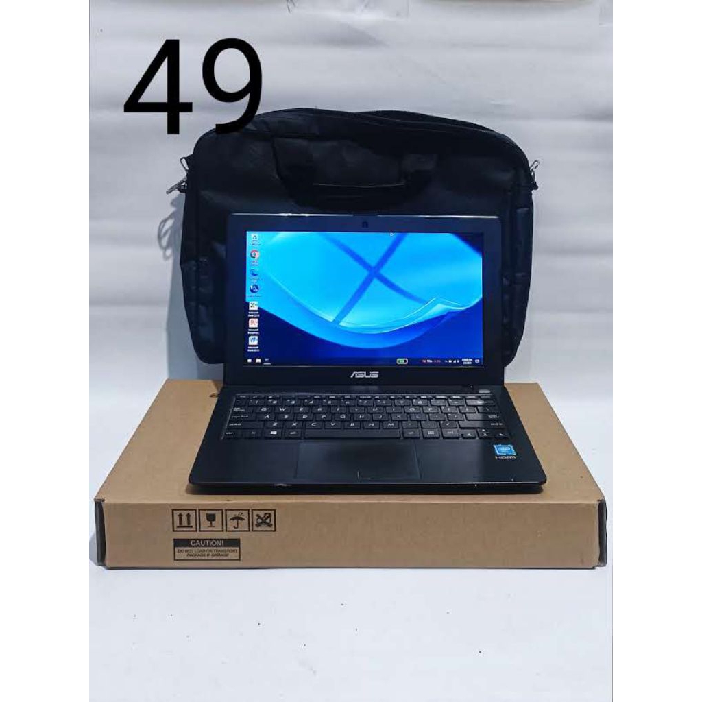 Asus X200M Intel N2940 DDR 4GB Hdd 320GB LED 12" Baterai 2 Jam