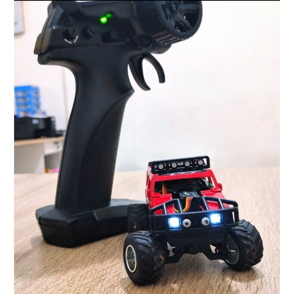 RC 0ffroad 1/64 modif an dari kombinasi chasis RC MOONTOY 1/64   dan electrical RC drift enoze 1/43