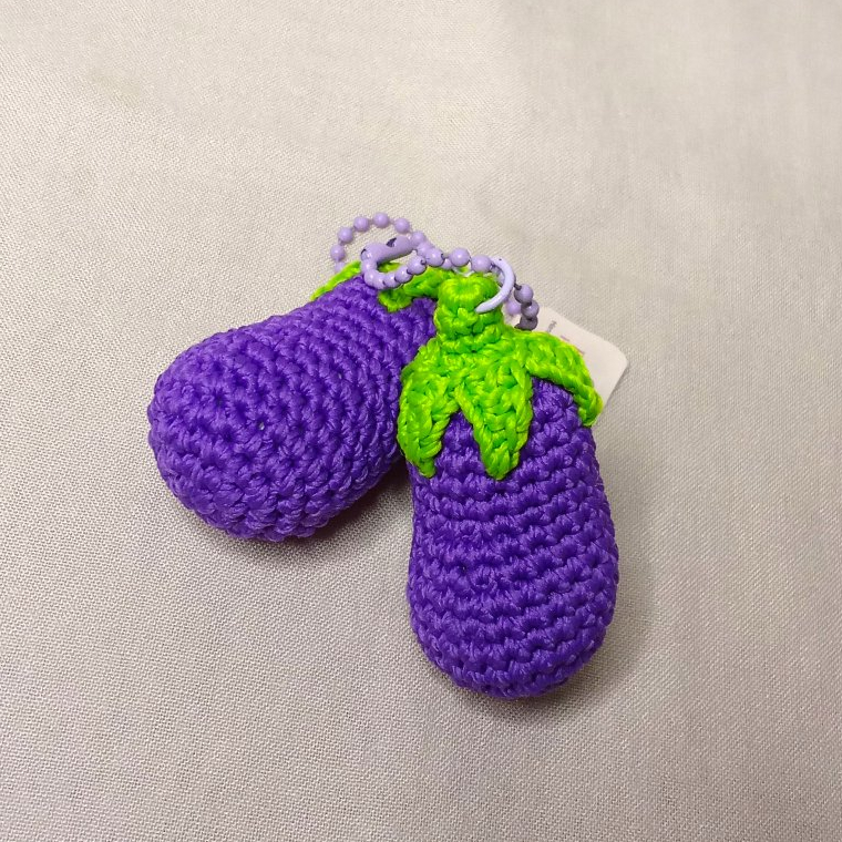 Gantungan Kunci Terong Rajut Handmade | Eggplant Crochet Keychain | Boneka Rajut Custom