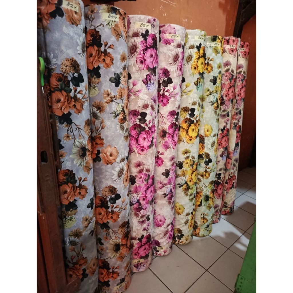 Bhan crepe. bahan jatuh lembut elegan u tuk gaun gamis.harga persetengaj meter(0.5m)