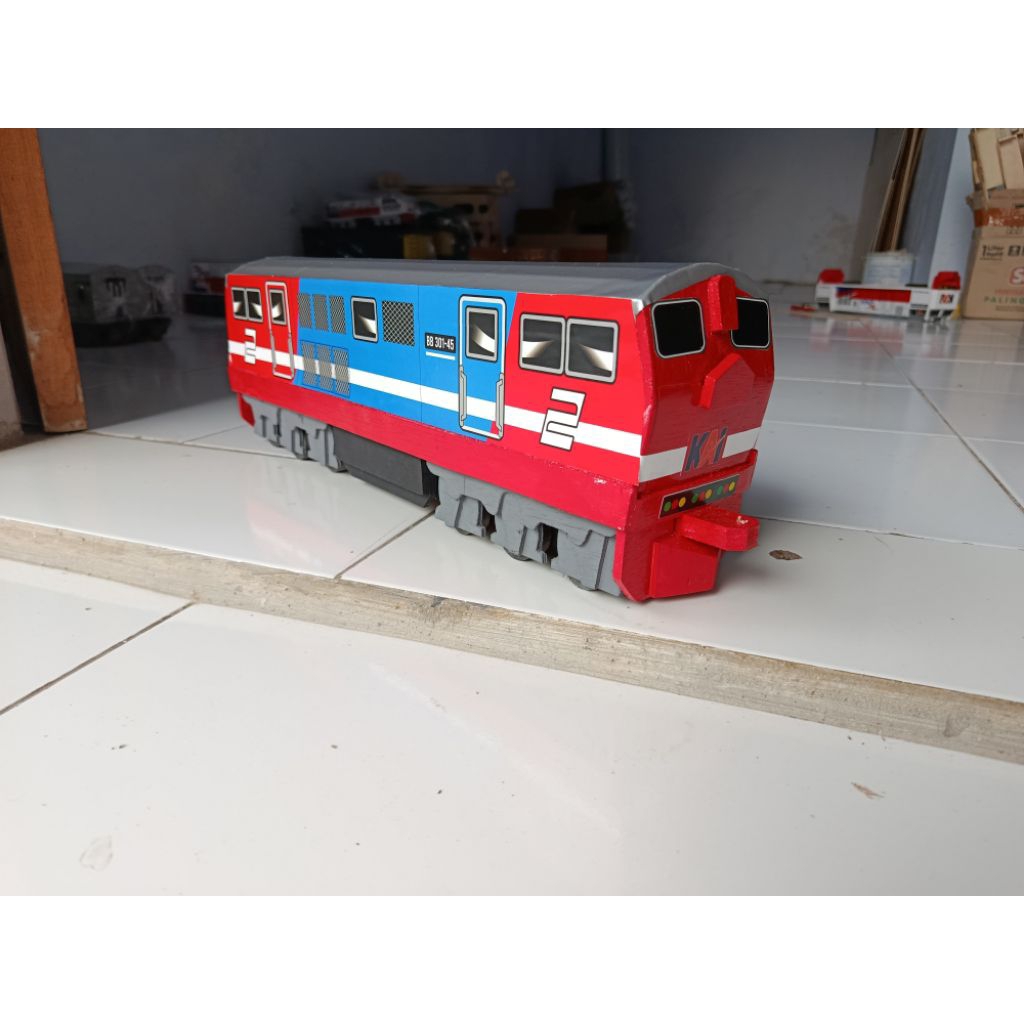 miniatur kereta kayu bb301 red blue