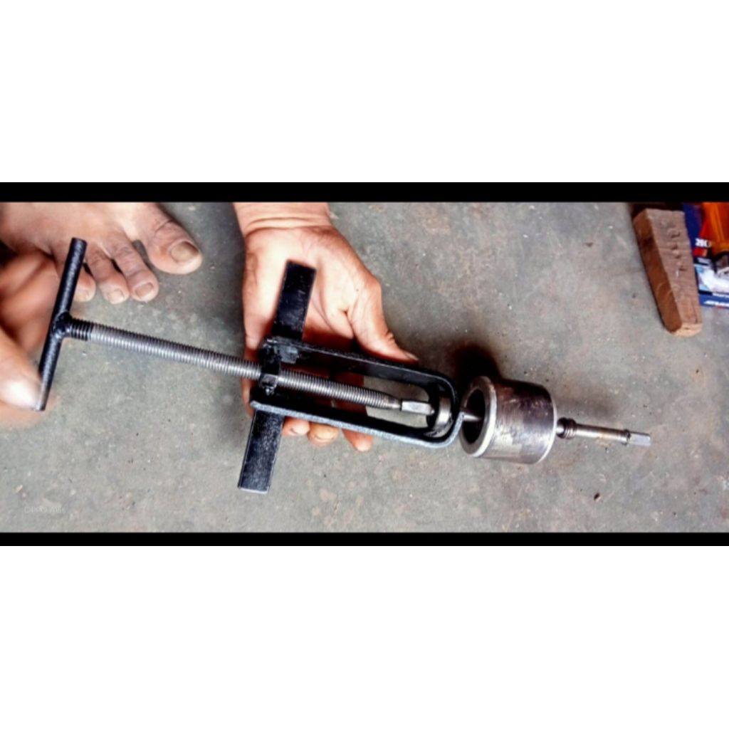 traker pembuka bearing pada roda gigi