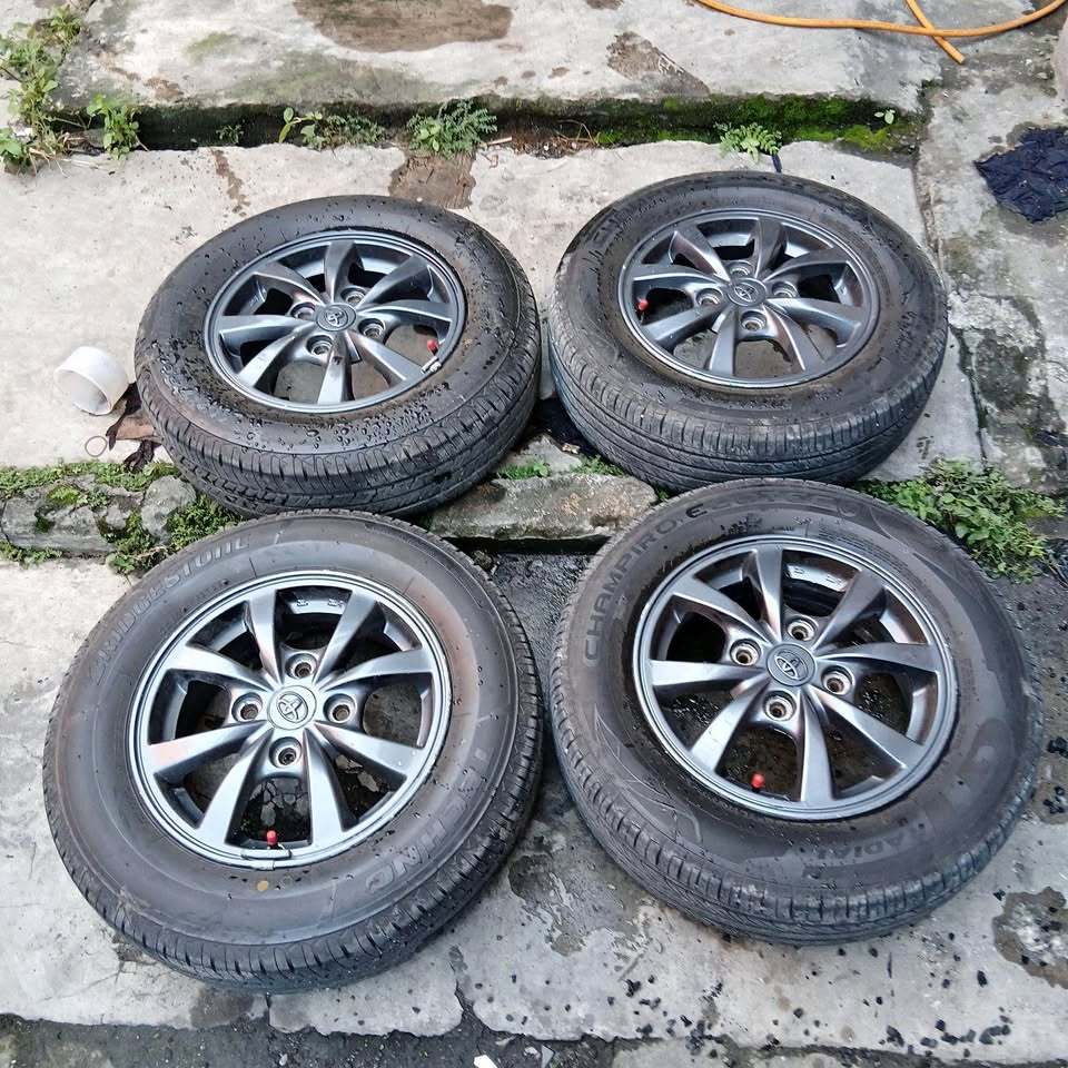 Velg Mobil Copotan Avanza Ring 14 Sama Ban