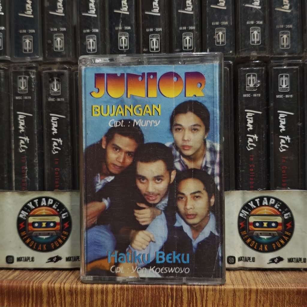 Kaset - Junior - Bujangan (Koes Plus) - Kaset Pita - Radio Tape - Radio - Pemutar Kaset - Retro - Cl