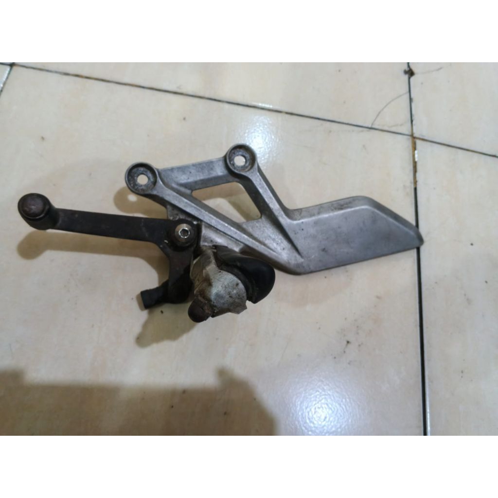 footstep kiri original cbr k45a cbr 150r ori second