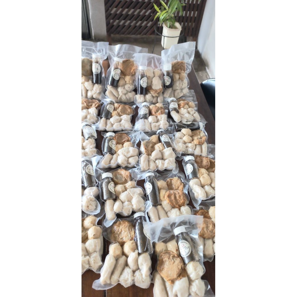 pempek palembang asli/pempek ikan palembang/paket pempek campur plus cuko