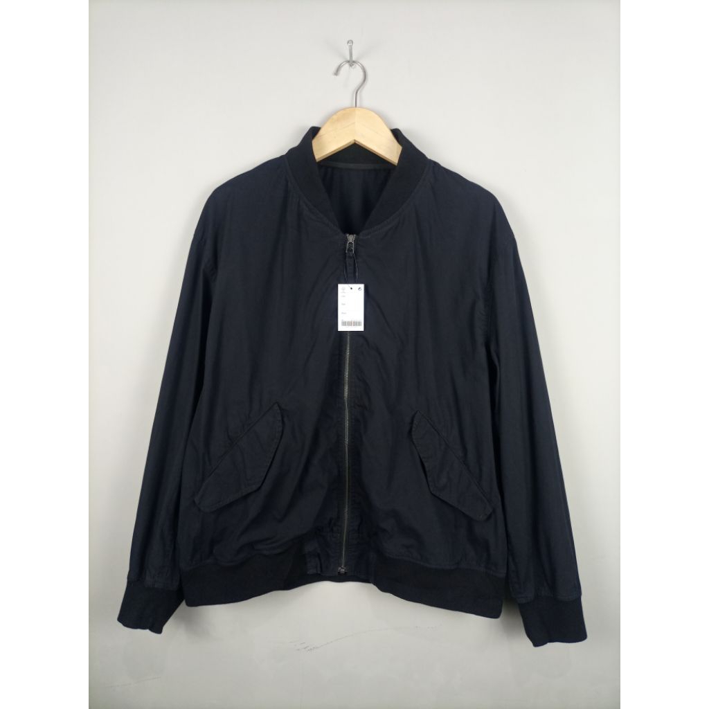 Jaket GU Bomber Global Uniqlo Original_Hitam_Like New_Size L-XL