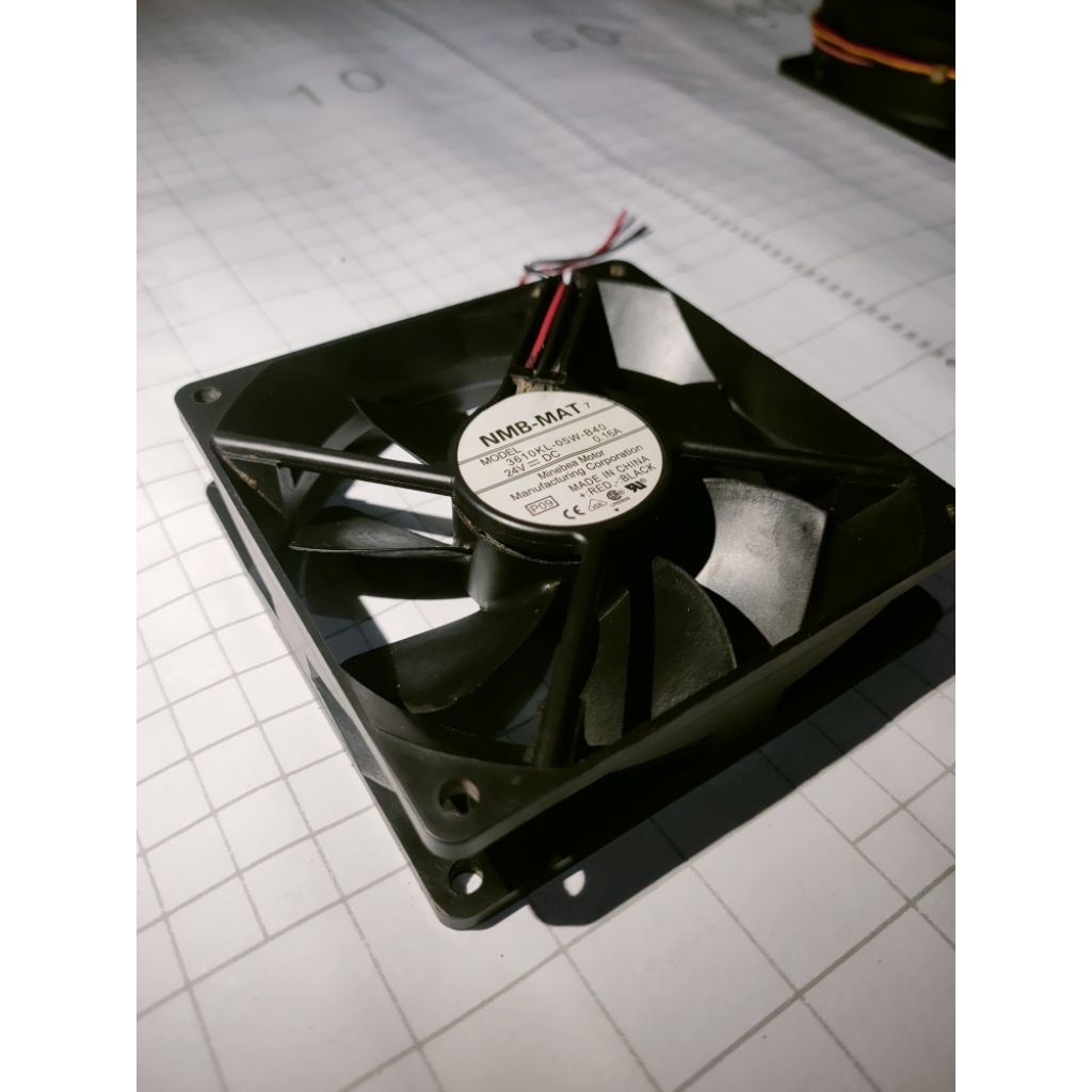 Kipas fan DC 24v 0.16a kipas DC 24volt 0.16a 9x9cm merk NMB