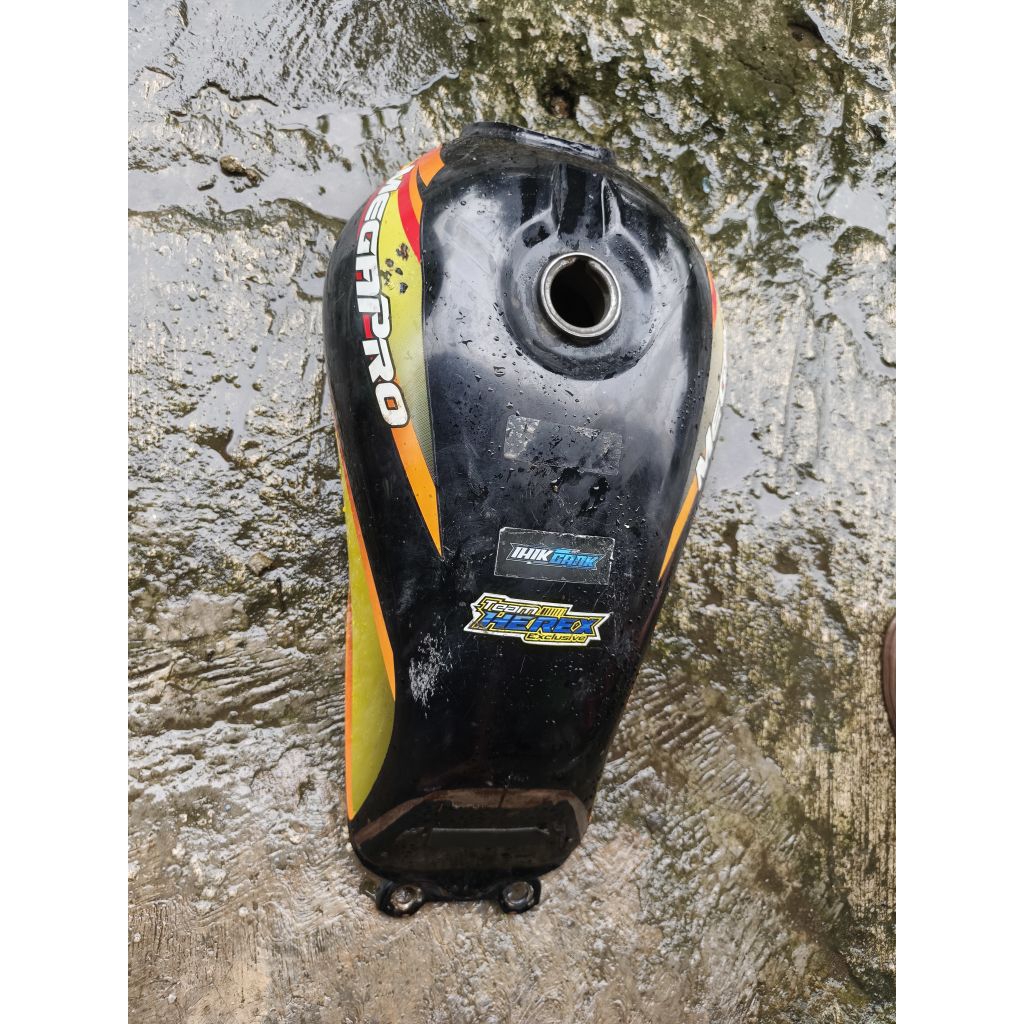 Tangki Bensin Megapro Hiu 2002 belum bocor