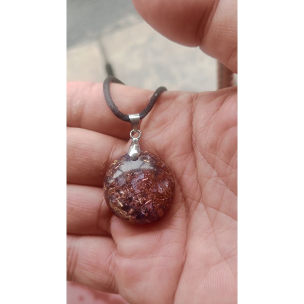 Liontin kesehatan orgonite