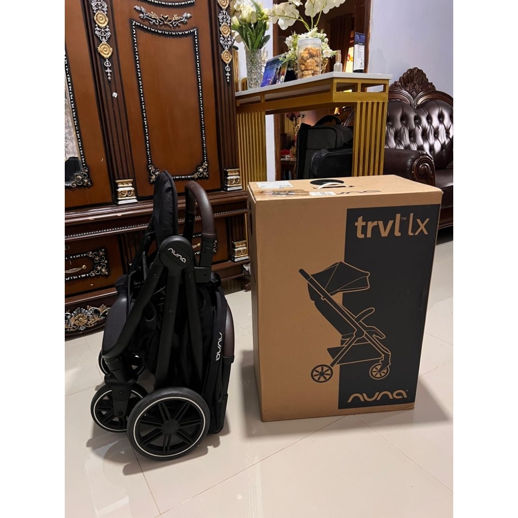 Nuna Trvl Lx - Caviar Stroller Preloved