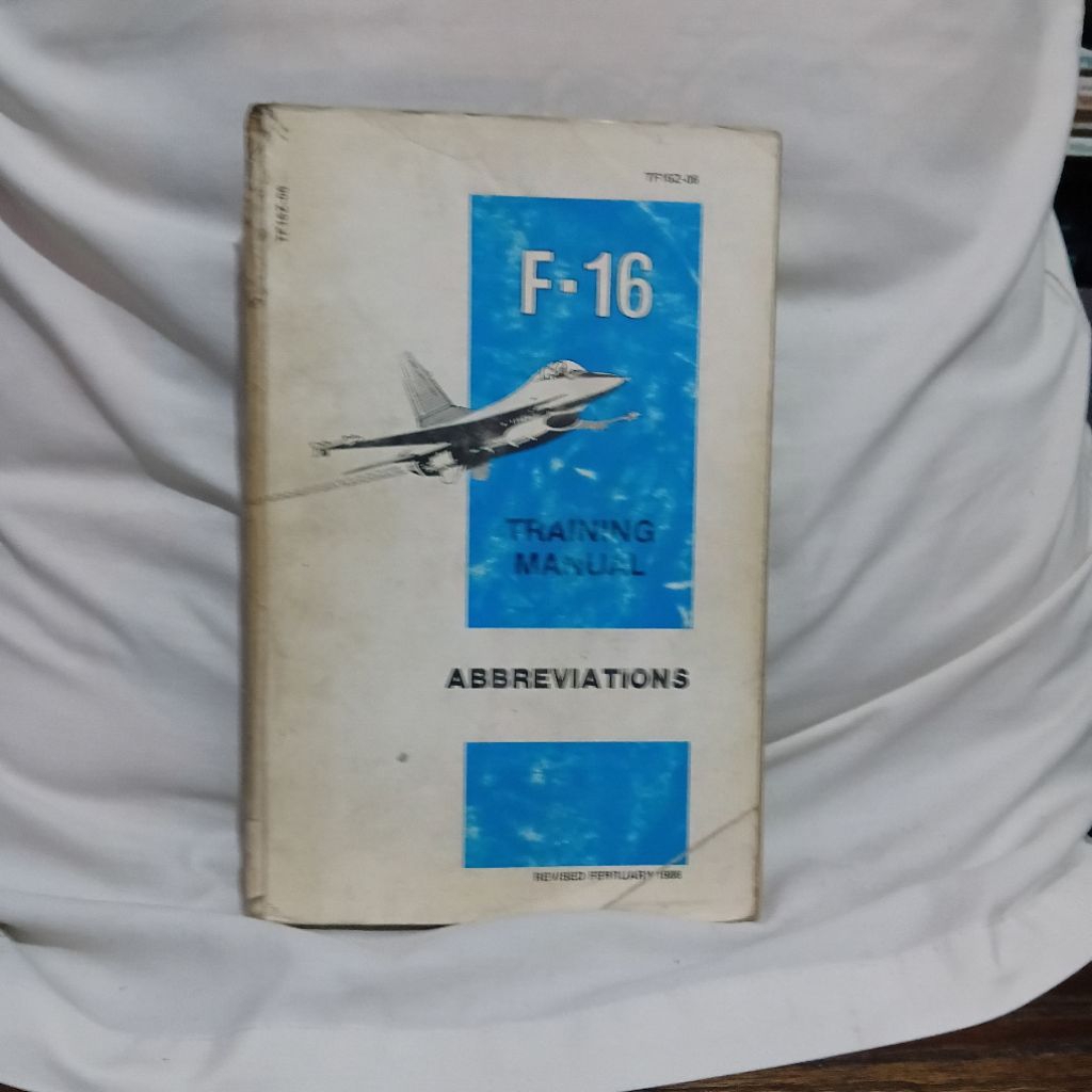 BUKU PESAWAT F16