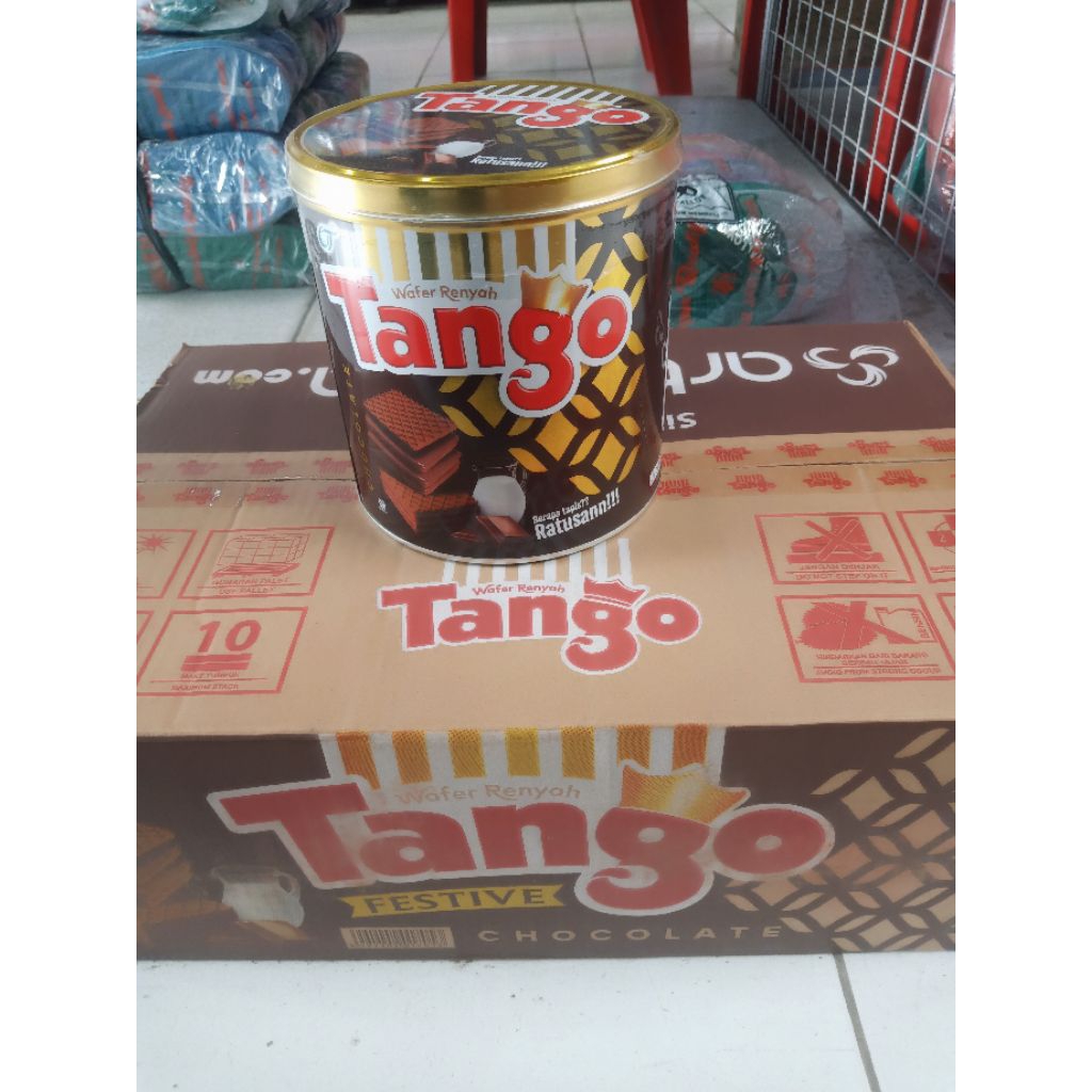 Tango wafer coklat kaleng 1karton isi 6 @350gr