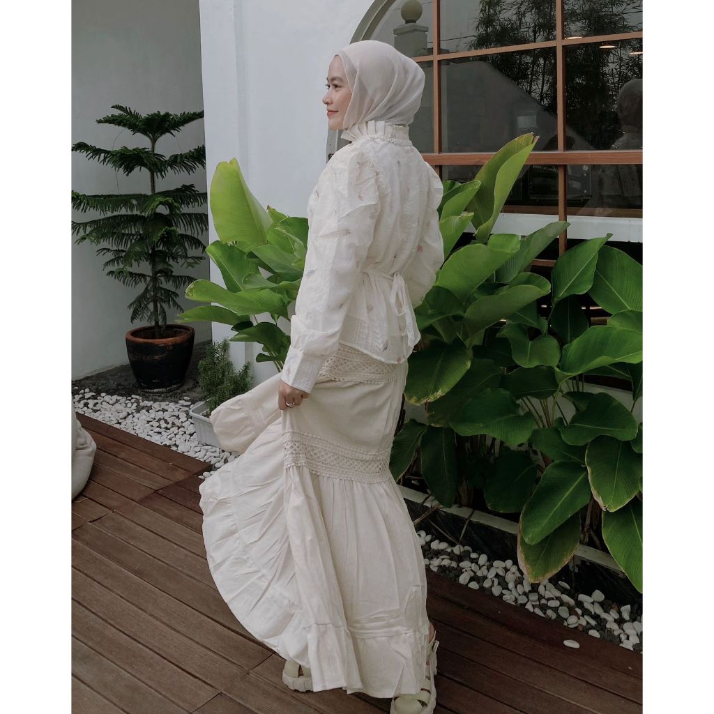 MOUU STOREE || AURELIA LACE BLOUSE KOREAN TALI MEWAH ELEGAN TERBARU NYAMAN