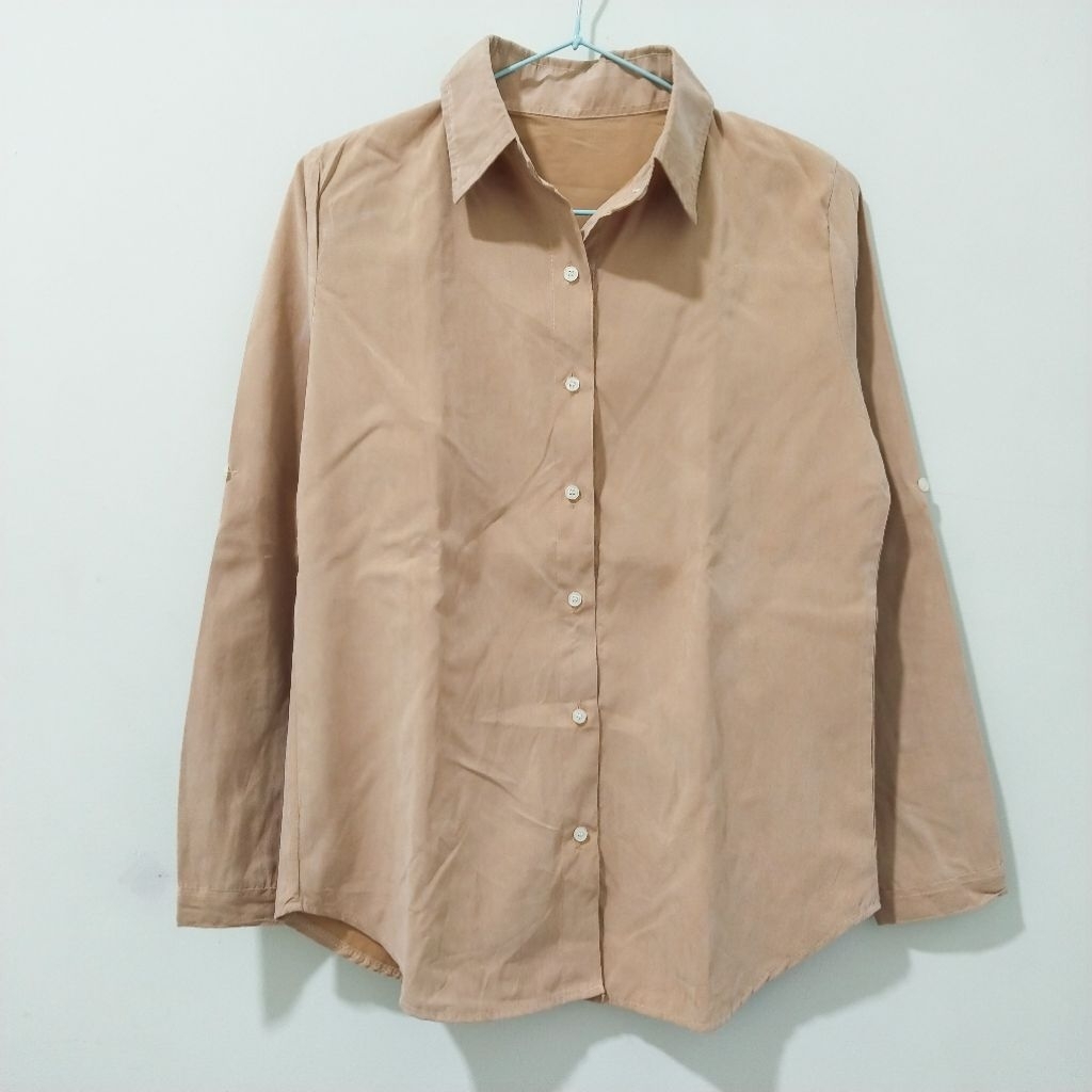 Preloved bekas second Kemeja Coklat Muda Khaki | Tshirt atasan perempuan lengan panjang formal baju 