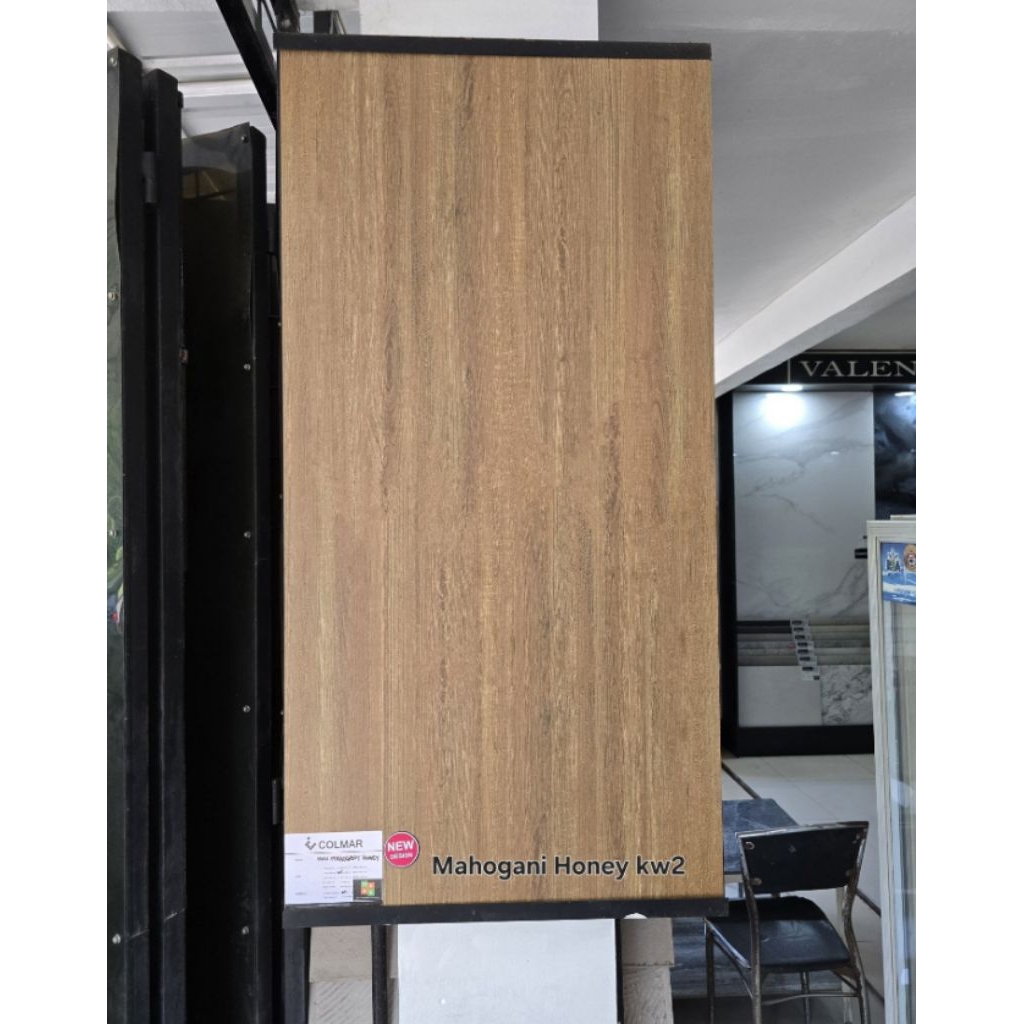 GRANIT LANTAI MOTIF KAYU 60X120CM