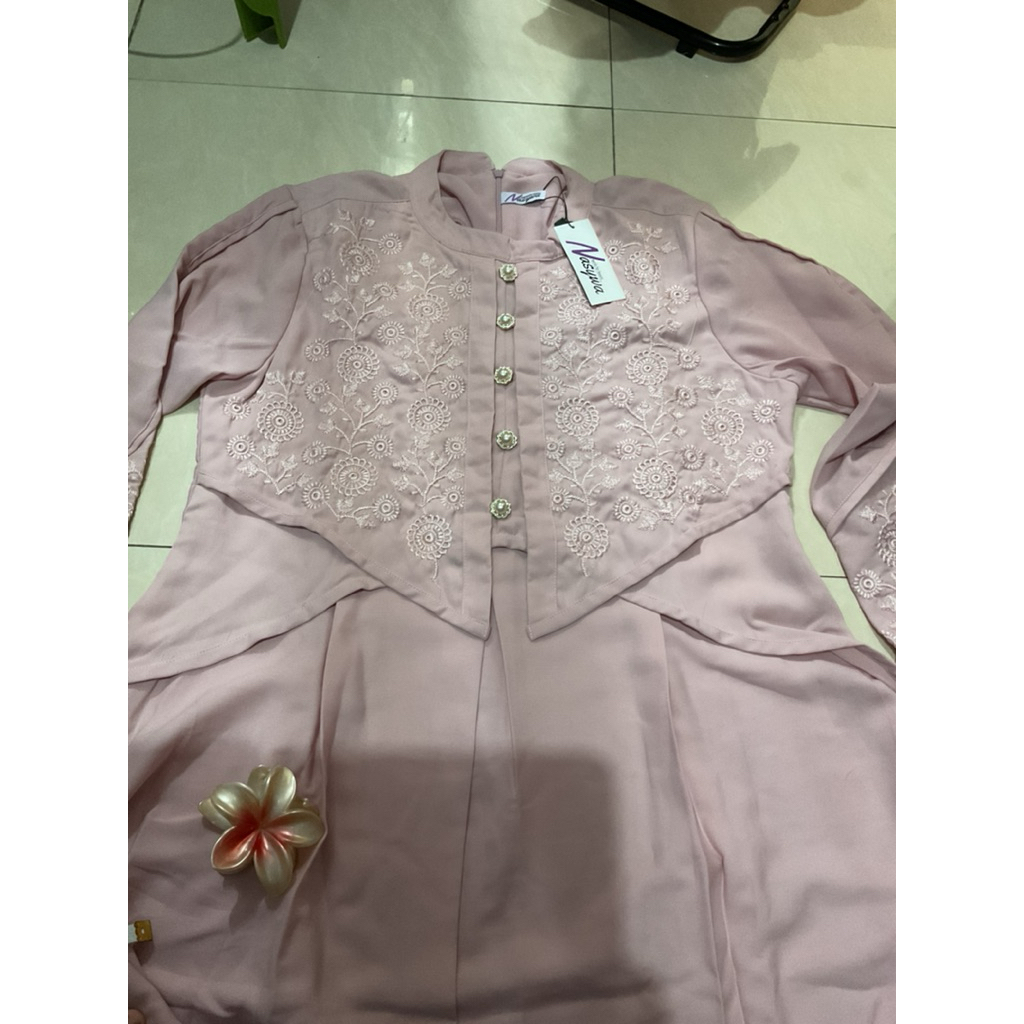 BARU GAMIS RAYA EMBRIODERY DUSTY PINK BABY IDUL FITRI KAFTAN KATBOL BORDIR ROMPI ONE DRESS BROKAT BR