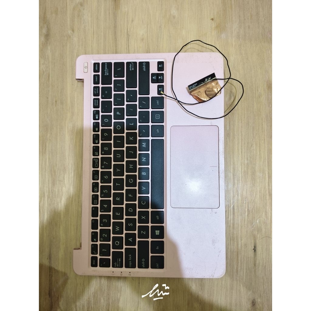 Laptop Asus E203NAH ( second )