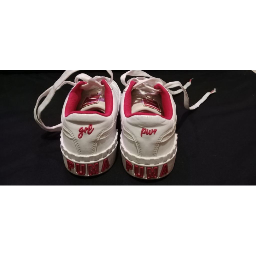 Sepatu Puma putih Anak