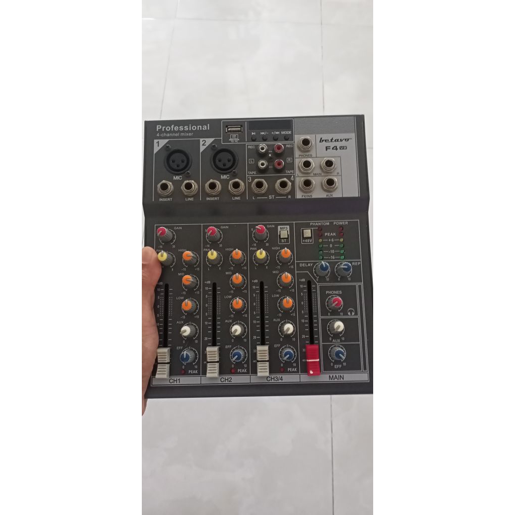 MIXER BETAVO F4 4CHANEL