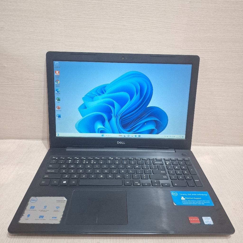 730. Dell inspiron 5570 core i5 gen 8|Double Vga