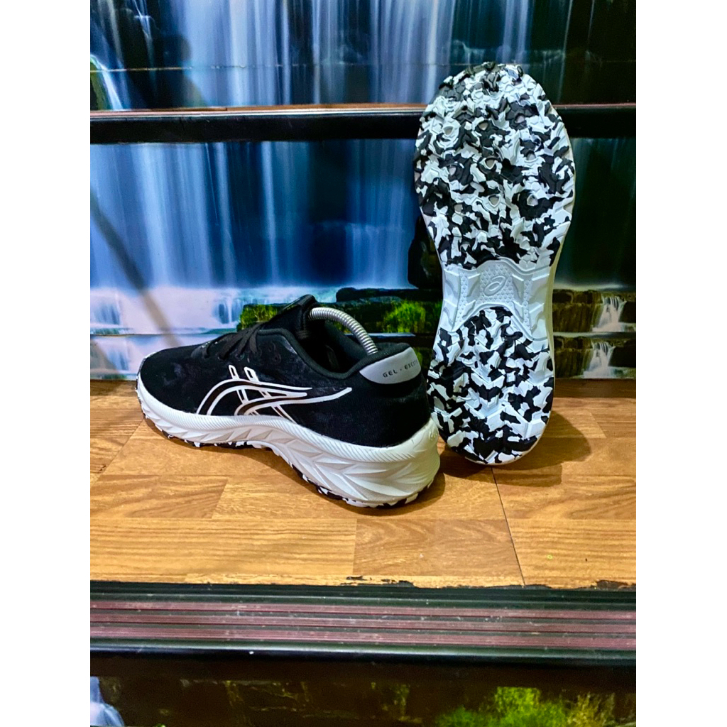 Sepatu Running  Pria Gel Size 44 insole 28,5