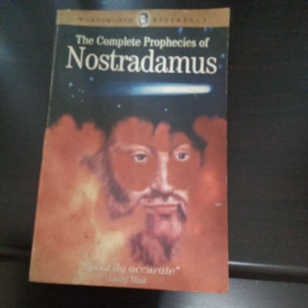 Buku The Completed Prophecies  Of Nostradamus