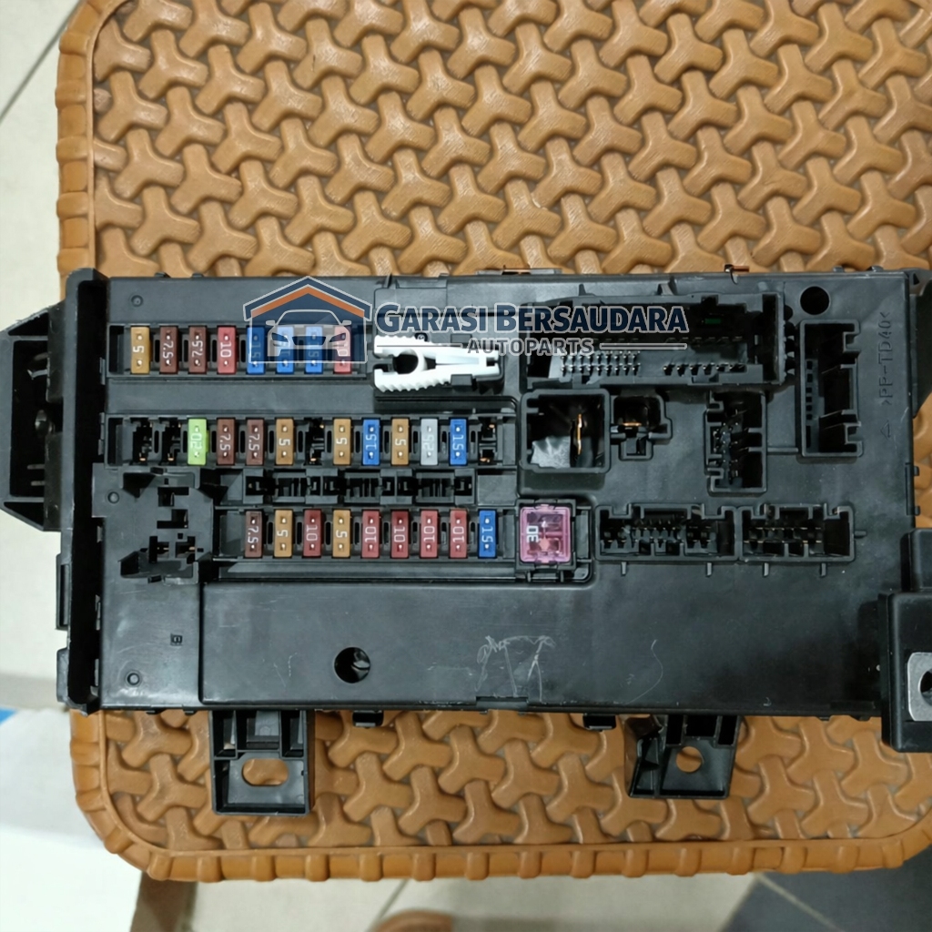 Fuse Box Skring Sekring Dalam BCM Toyota Grand New Avanza 82600-bza80