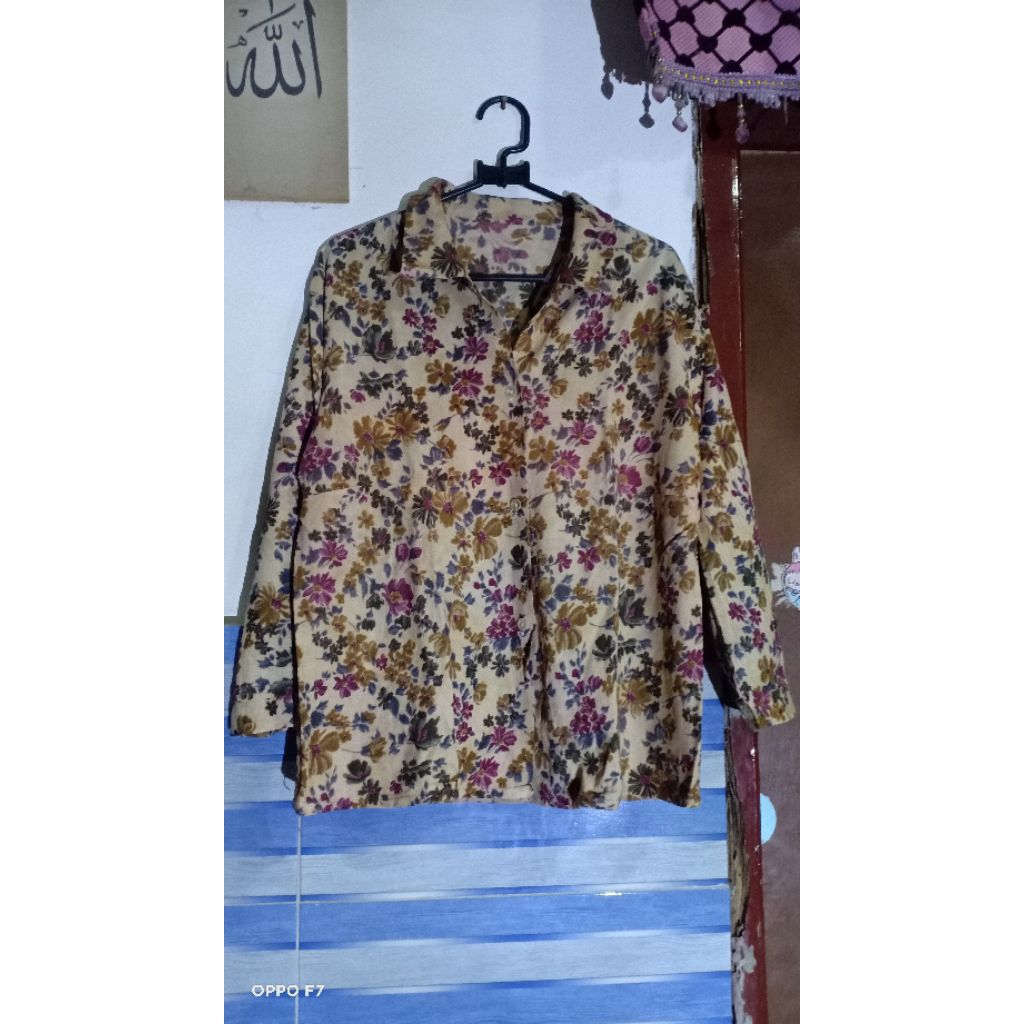 kemeja wanita motif bunga-bunga
