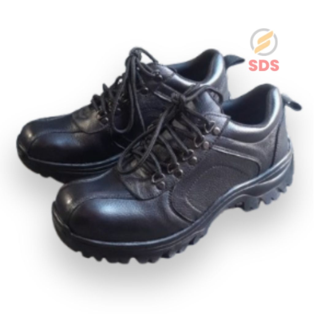 Sepatu Safety Pria Kulit Crocodil X-Zoom Tali