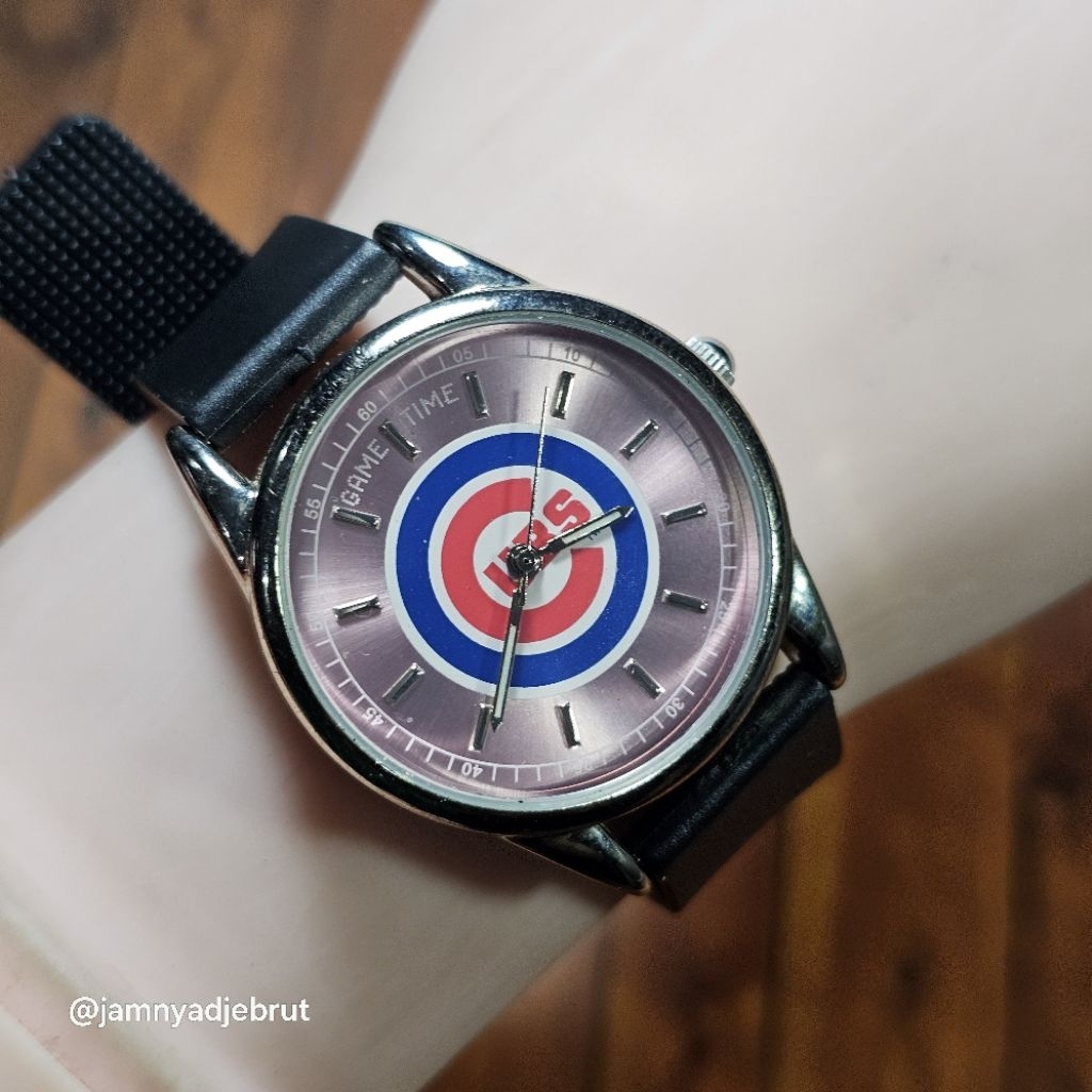 Jam MLB Chicago Cubs Silver Salmon Dial Bekas