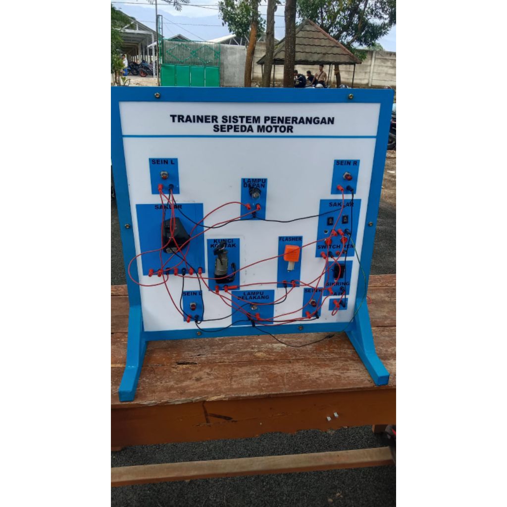 trainer sistem penerangan sepeda motor