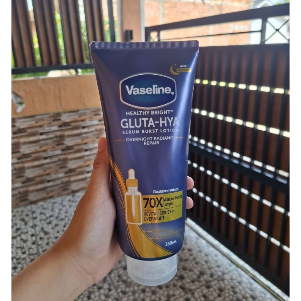 Vaseline Gluta-Hya Body Serum Overnight 330ml