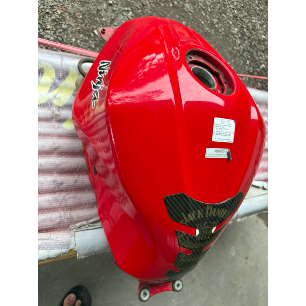 tangki ninja 250 FI old original copotan merah utuh ada karat dikit