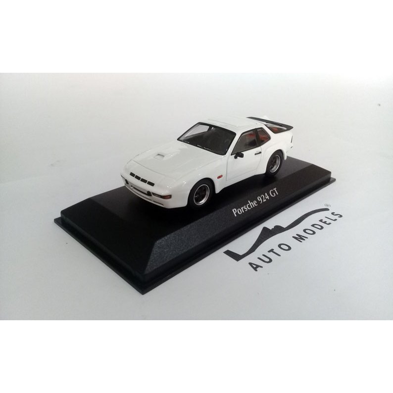 Minichamps Porsche 924 GT 1981 White