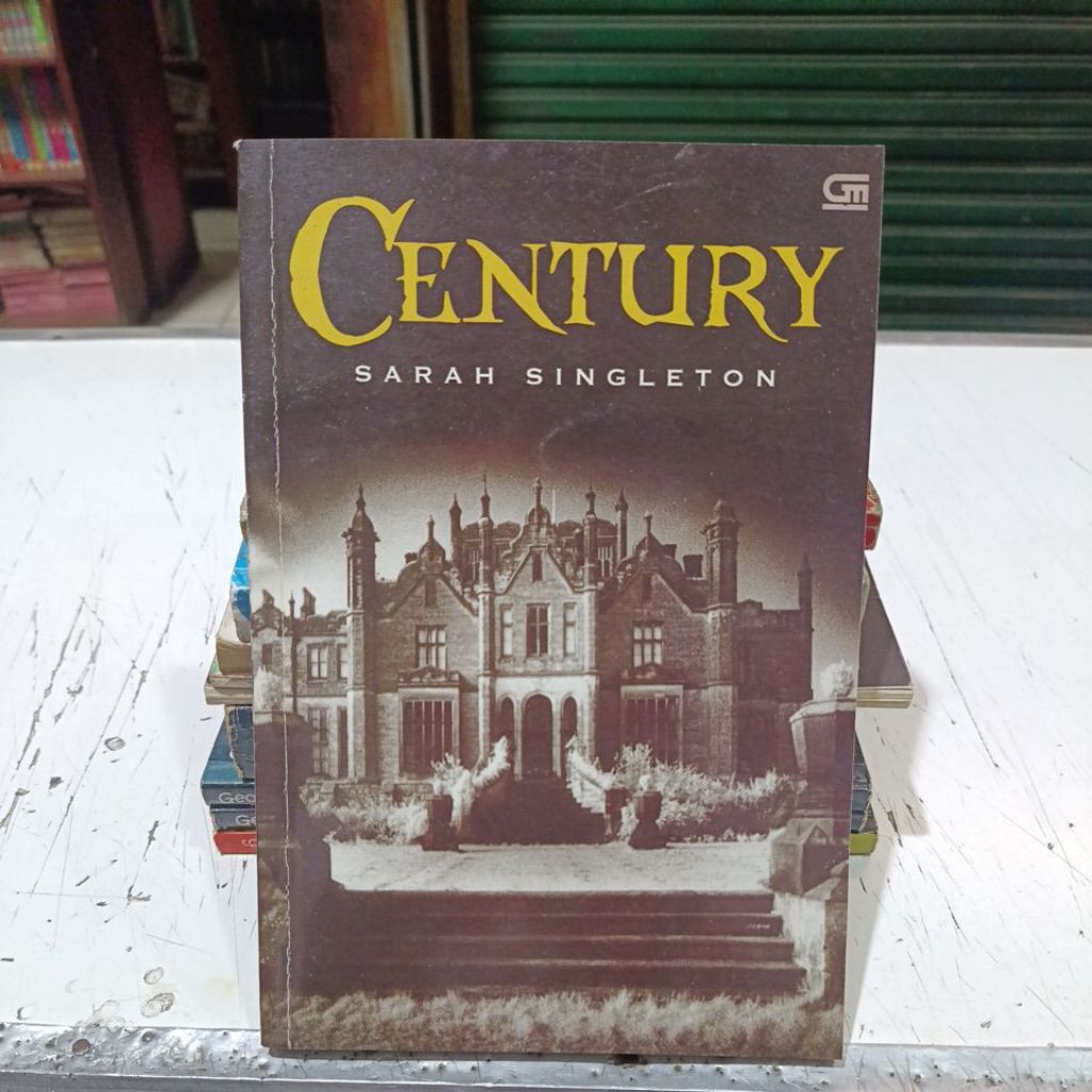 Novel Century - Sarah Singelton