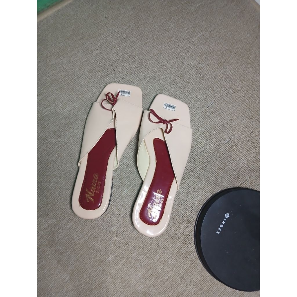 PRELOVED SANDAL SIZE 40