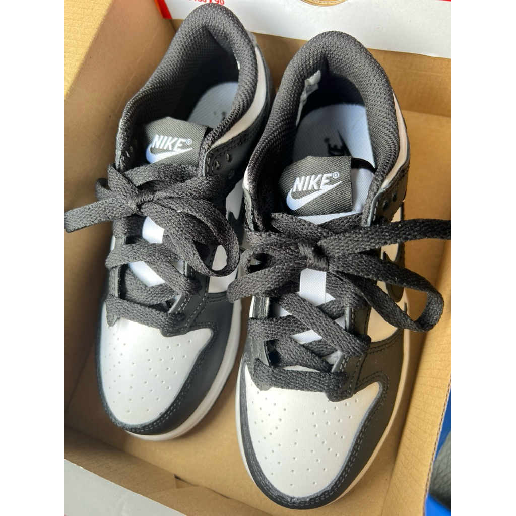 sepatu nike anak original. ukuran 19 cm.. belum perna dipakai masih baru